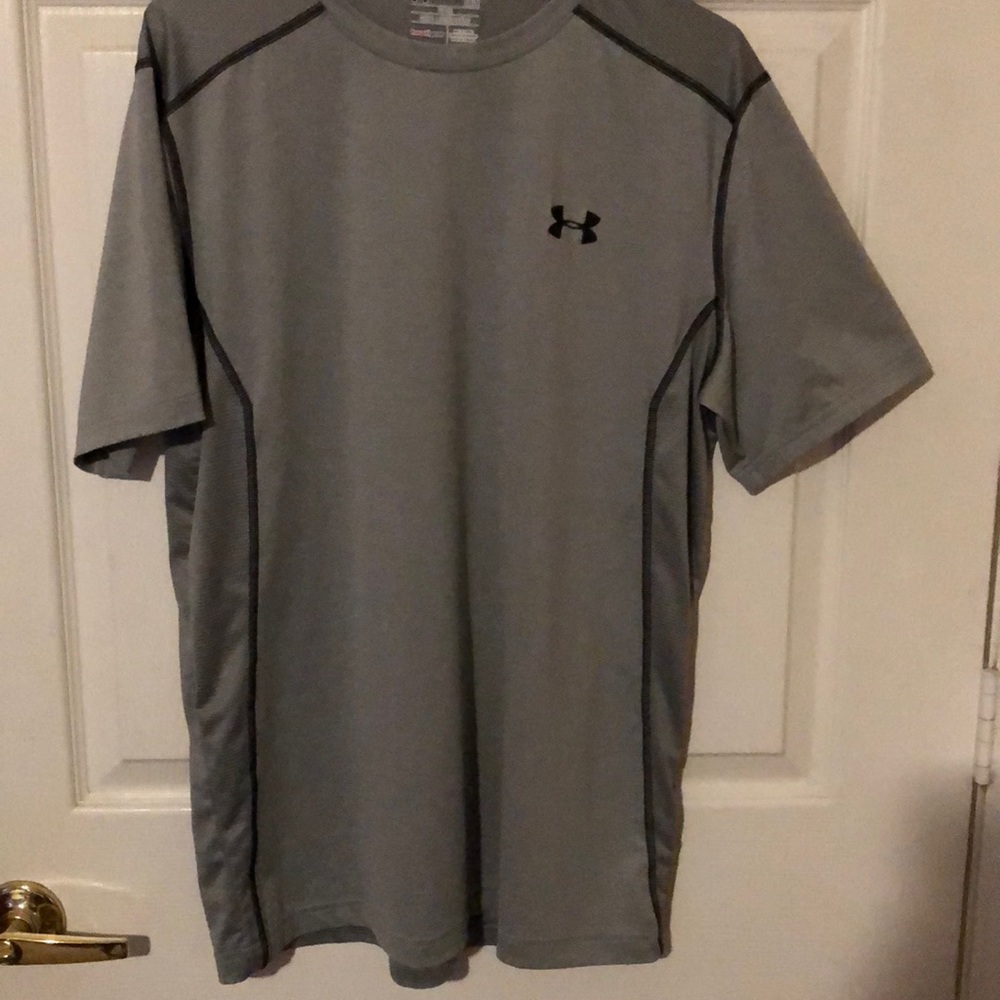 Men’s under armour shirt. Dry fit